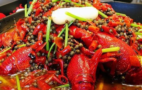 美食精選 四道經(jīng)典菜品的烹飪藝術